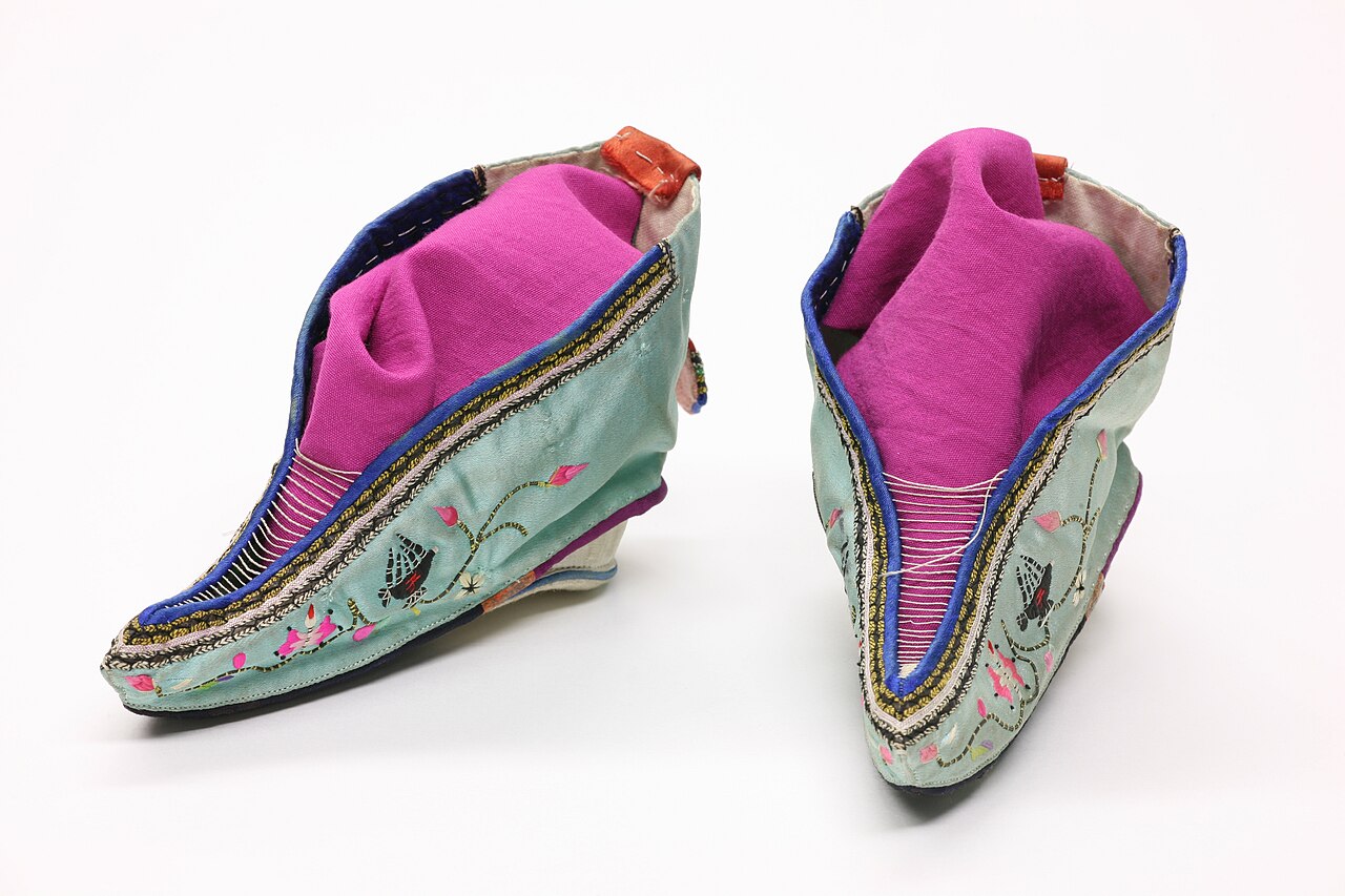 Shoe